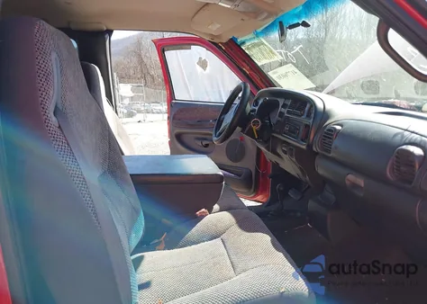 1999 Dodge Ram 1500 St из США, поврежденный, VIN 3B7HF13Z8XM552273